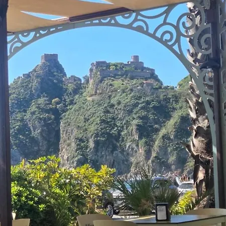 Vinaka SantʼAlessio Siculo